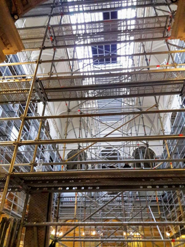 állvány, üvegtető